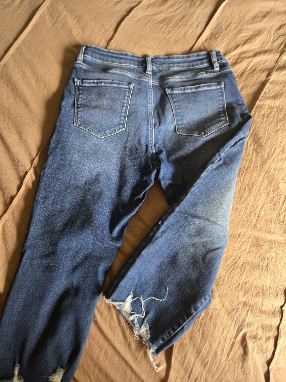 KanCan Blue Capri Distressed  Jeans